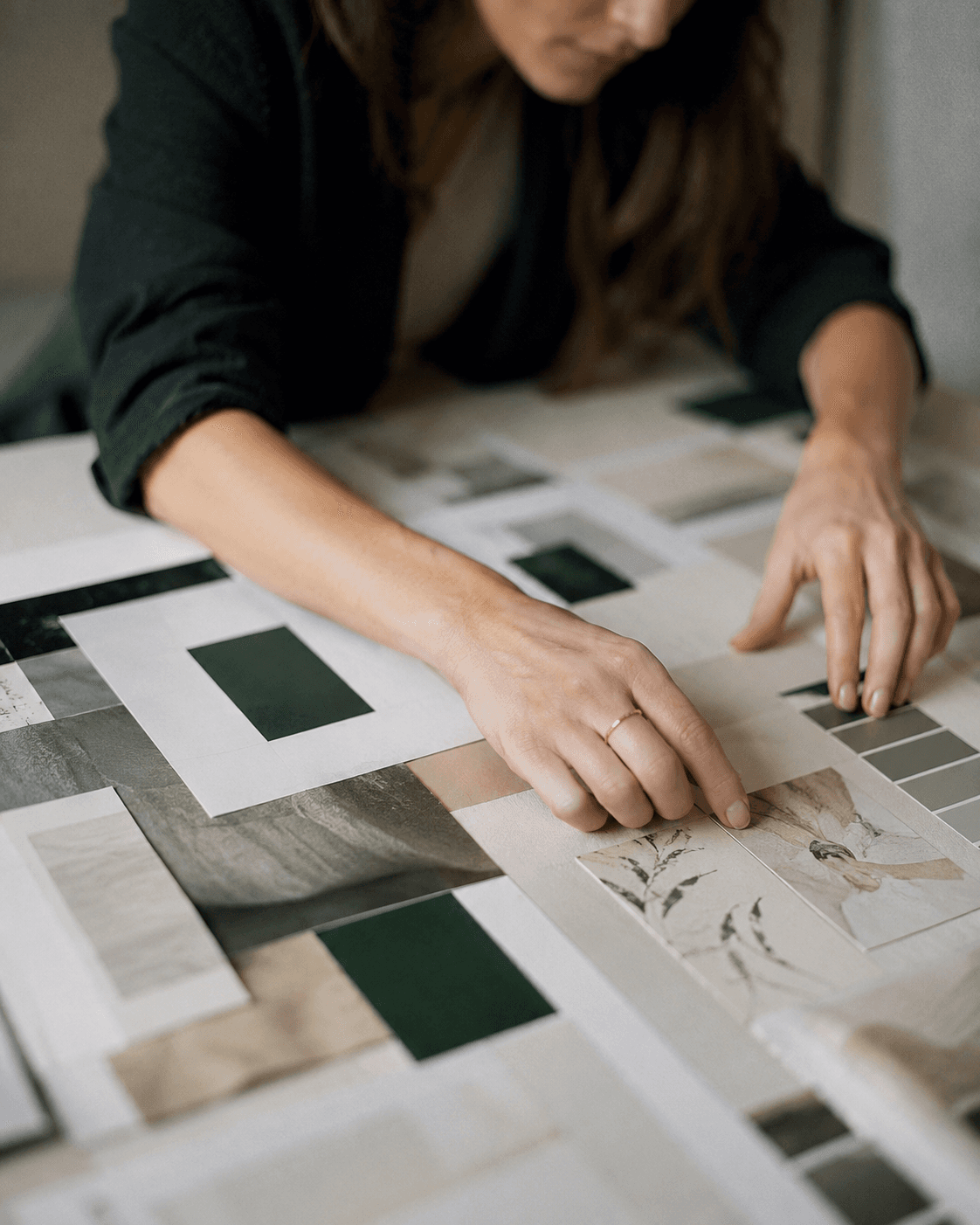 Système d'identité visuelle - typographies, couleurs et grilles cohérentes